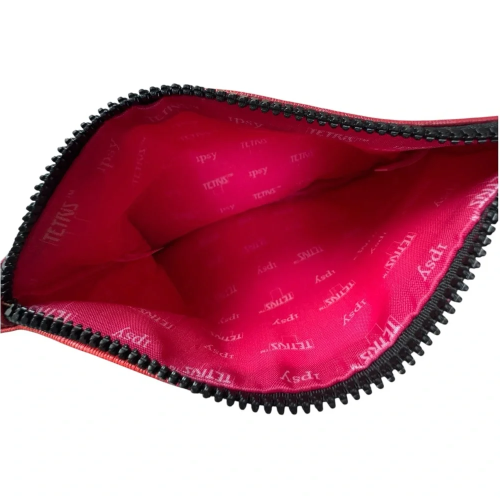 🤑5/$25 ipsy Red Geometric Zip Cosmetic Pouch